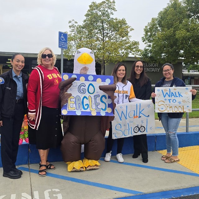Walk 2 School GGPD officers